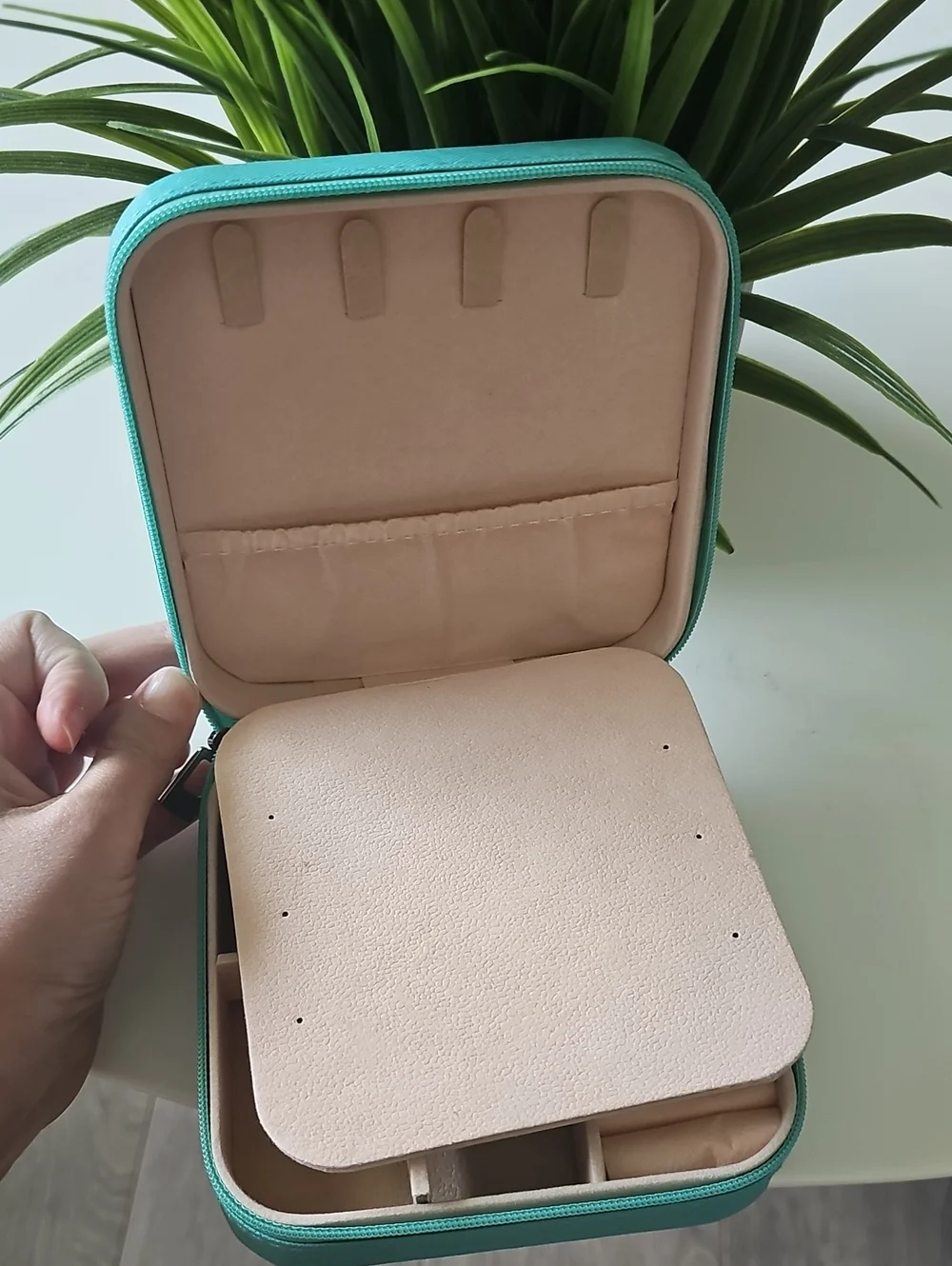 None compact teal